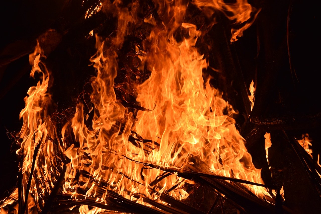 В Сафонове при пожаре погиб пожилой мужчина