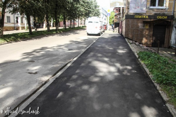 В Смоленске отремонтировали тротуары на улице Твардовского