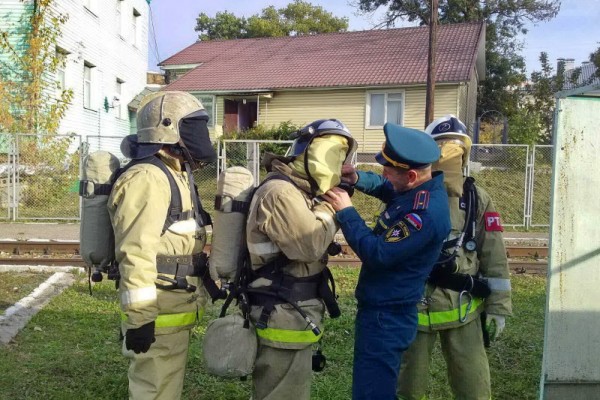 Смоленские пожарные вслепую спасли «пострадавшего»