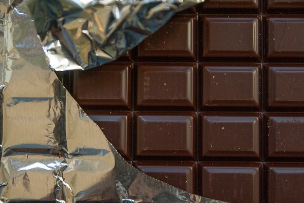 Смолянин может лишиться свободы из-за шоколадки