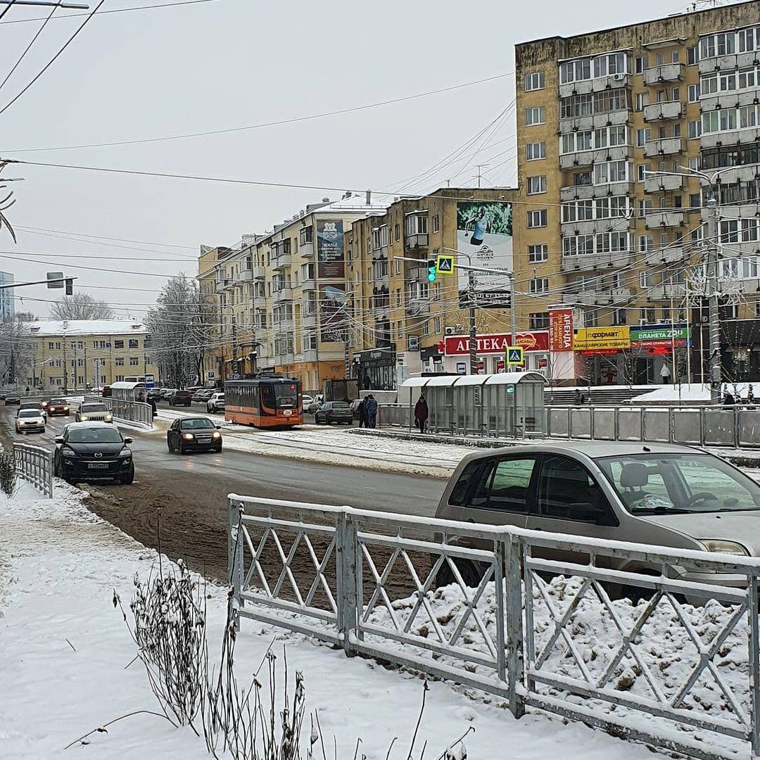 На пересечении улиц Николаева и Октябрьской революции заработал светофор 