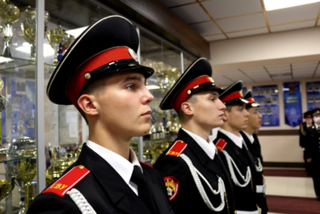 Санкт-Петербургское суворовское военное училище МВД России приглашает на учёбу юных смолян