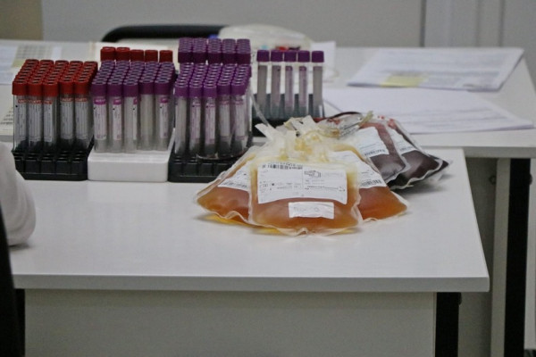 На Смоленщине доноры сдали более 600 литров плазмы с антителами к коронавирусу