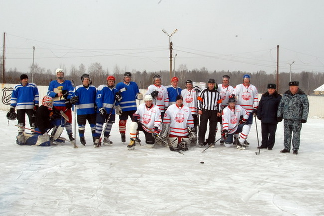 В исправительной колонии №2 состоялся хоккейный матч между осужденными и ХК «Смоленск»