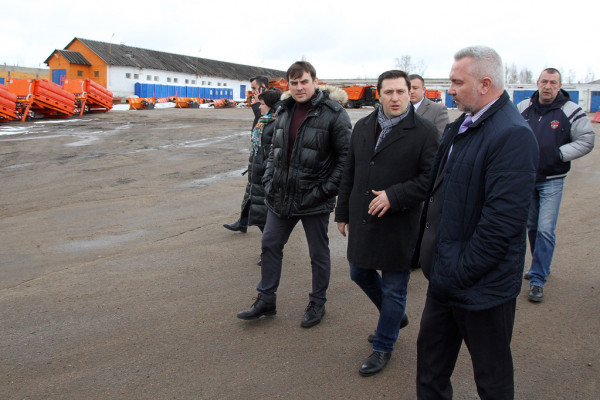 Депутаты Смоленского горсовета в составе рабочей группы посетили «СпецАвто»