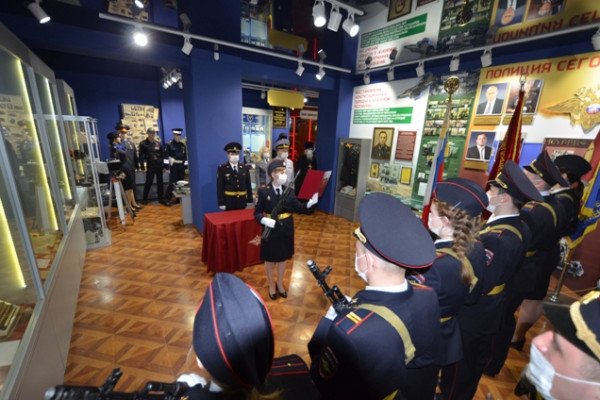 В Смоленске молодые полицейские торжественно приняли Присягу