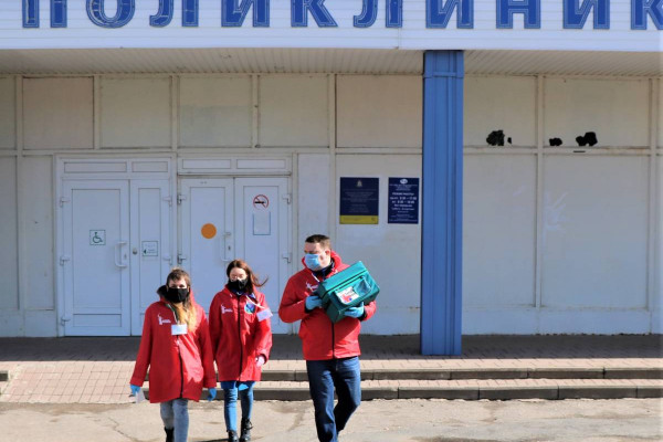 Смоленские волонтеры продолжают поддерживать жителей региона