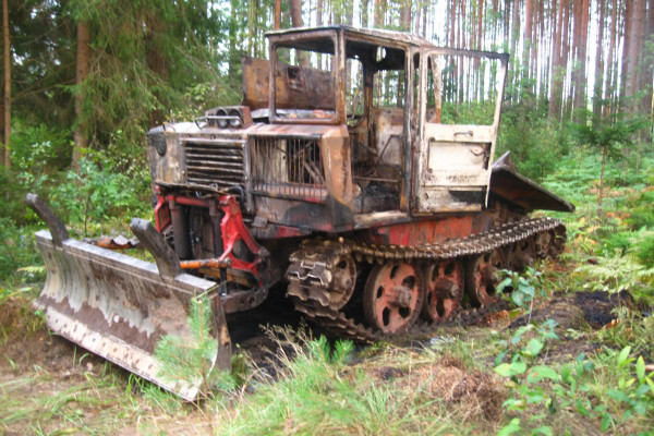 В лесу в Демидовском районе сгорел трактор