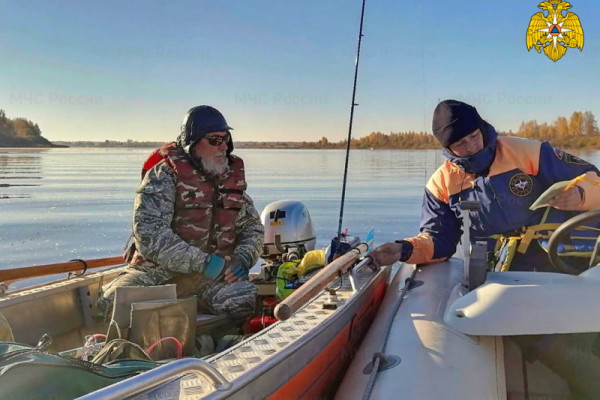 Смоленским рыбакам напомнили о мерах безопасности на водоемах