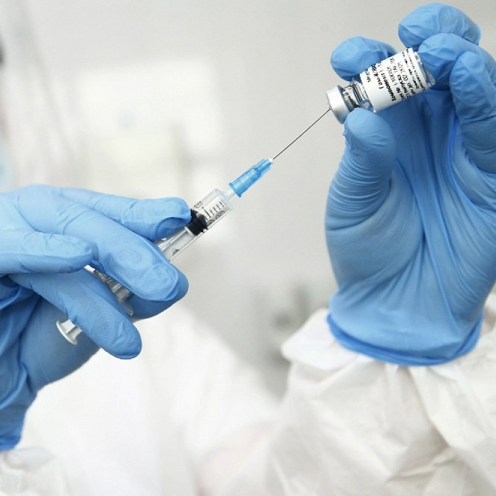 На Смоленщине более 390 тысяч человек привили первым компонентом вакцины против коронавируса