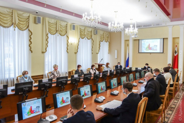 В Смоленске прошли публичные слушания по проекту бюджета города на 2022 год