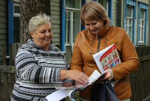 Почтальоны Смоленской области доставят на дом новые социальные выплаты на детей