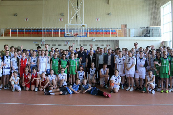 В Смоленской области прошел посвященный Дню России баскетбольный марафон 3х3