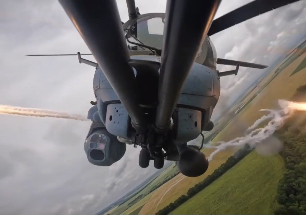Экипаж ударного вертолета Ми-35 не позволил ВСУ навести переправу через реку в Харьковской области