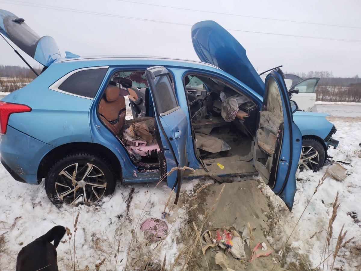 Трое человек пострадали в результате ДТП в Новодугинском районе Смоленской области