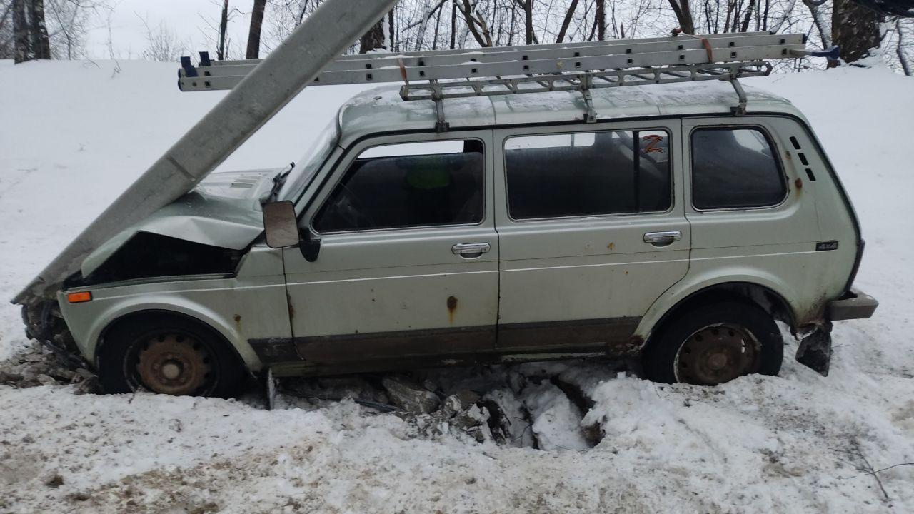 В Смоленске в результате ДТП погиб водитель «ВАЗ 2121»