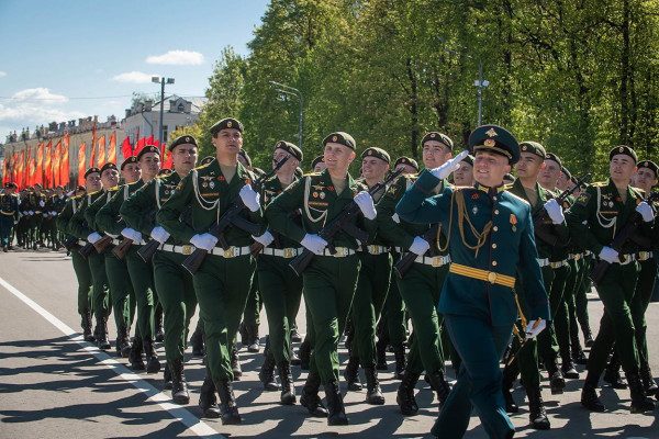 В городе-герое Смоленске состоялся парад Победы