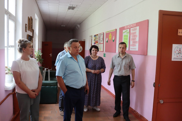 В Монастырщинском районе комиссия провела приёмку образовательных учреждений