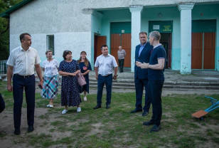 Василий Анохин рассказал о ходе ремонта Микуличского сельского ДК