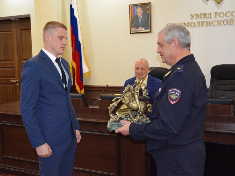 Дмитрий Фролов признан лучшим сотрудником уголовного розыска на Смоленщине