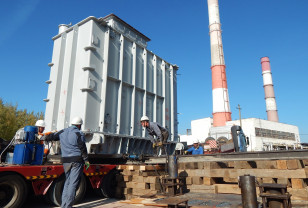 На Смоленскую ТЭЦ-2 прибыл новый 110-тонный блочный трансформатор