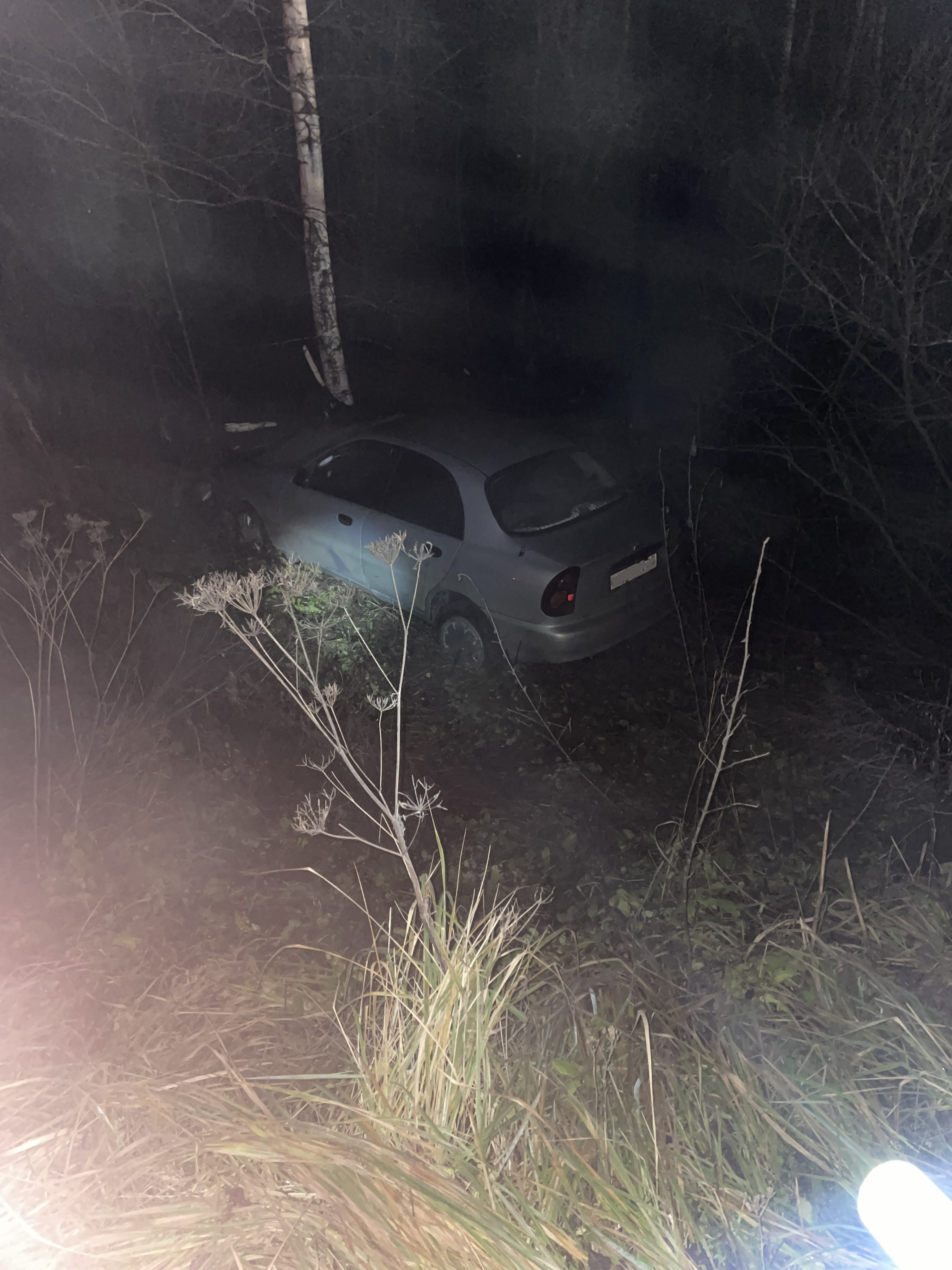 Водитель «Chevrolet Lanos» слетел в кювет и врезался в дерево в Сафоновском районе