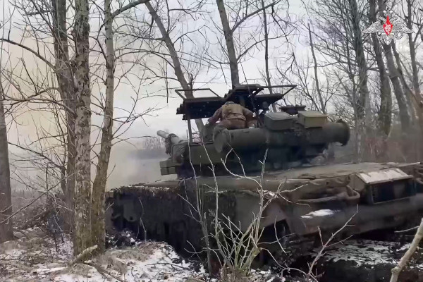Кадры боевой работы российских танков Т-80БВ в зоне проведения спецоперации