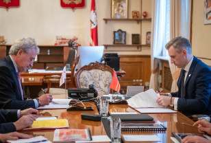 Губернатор Василий Анохин подписал соглашение с главой «Альфа-банка» Олегом Сысуевым