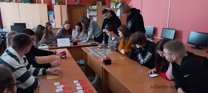 В Смоленске прошла интеллектуально-правовая игра «PROправо»