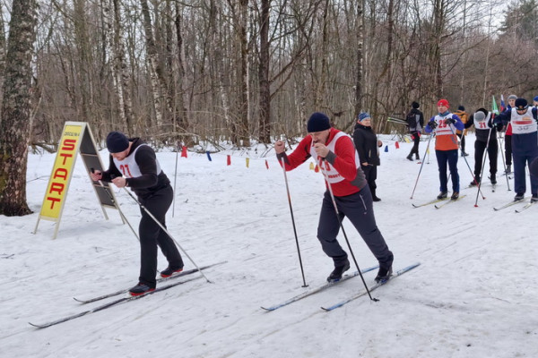 Смоленская таможня устроила лыжную гонку в Реадовке