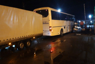 Смоленские пограничники нашли прятавшегося в багажном отсеке автобуса нелегала