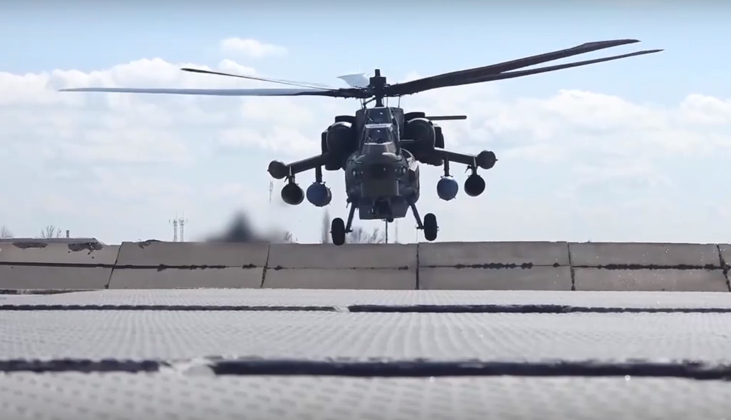 Российские экипажи вертолетов Ми-28 успешно нанесли удар по подразделениям ВСУ