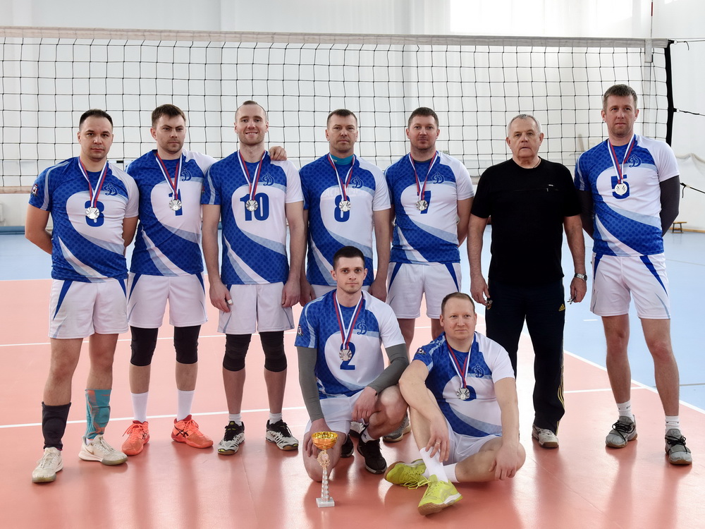 Смоленские таможенники стали серебряными призерами чемпионата Центрального таможенного управления по волейболу