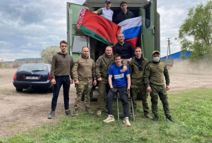 Молодые активисты из Смоленска доставила гуманитарный груз в прифронтовой Луганский госпиталь