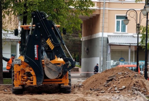 В Смоленске начали ремонтировать сквер возле памятника Твардовскому и Тёркину