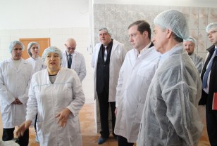 Алексей Островский принял участие в открытии Смоленского молочного комбината «Роса»
