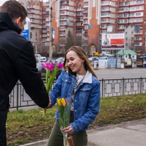 Футболисты «Смоленска» поздравили горожанок с 8 Марта