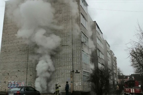 В Рославле из пожара эвакуировали 35 человек