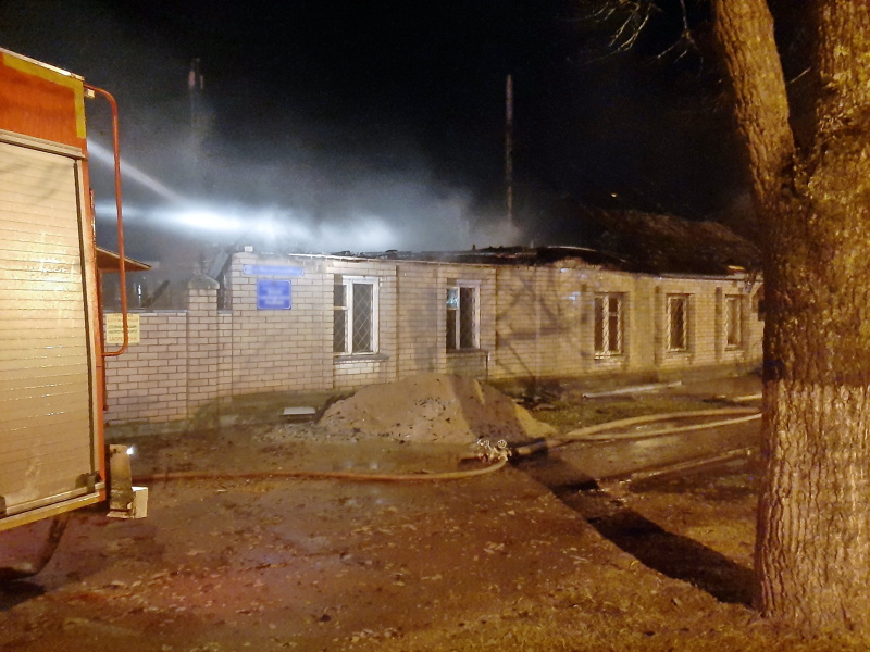 Ночью в Сафонове горел административно-бытовой корпус 