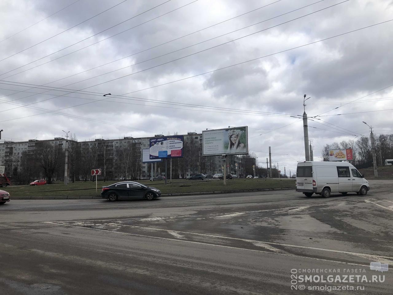 Алексей Островский потребовал максимально усилить работу по очистке центра Смоленска от незаконной рекламы