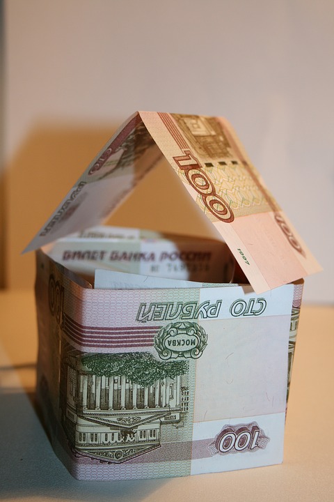 Смолянин взял у знакомых более 10 миллионов рублей на развитие бизнеса и потратил их на себя