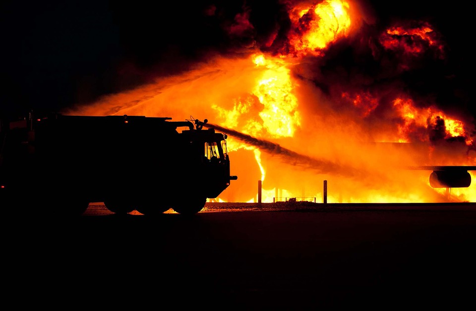 В Гагаринском районе хозяйка сгоревшего дома получила ожоги