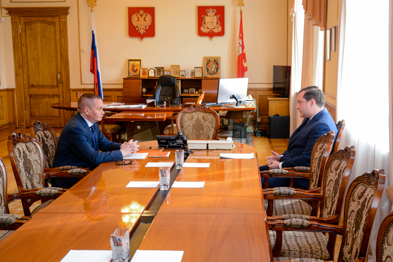 Губернатор обсудил с главой Смоленска реализацию энергосервисного контракта, новые правила благоустройства города и иные актуальные вопросы