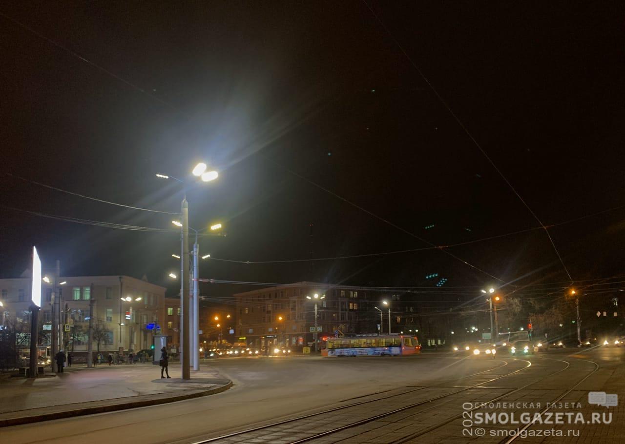 На улицах Смоленска установили 14600 новых светодиодных светильников 