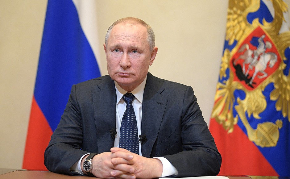 Владимир Путин продлил нерабочие дни до конца апреля из-за угрозы коронавируса
