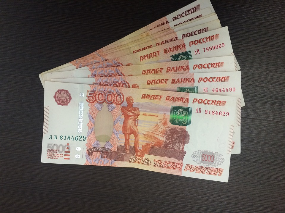 Руководителя смоленской организации подозревают в невыплате 230 тысяч рублей зарплаты