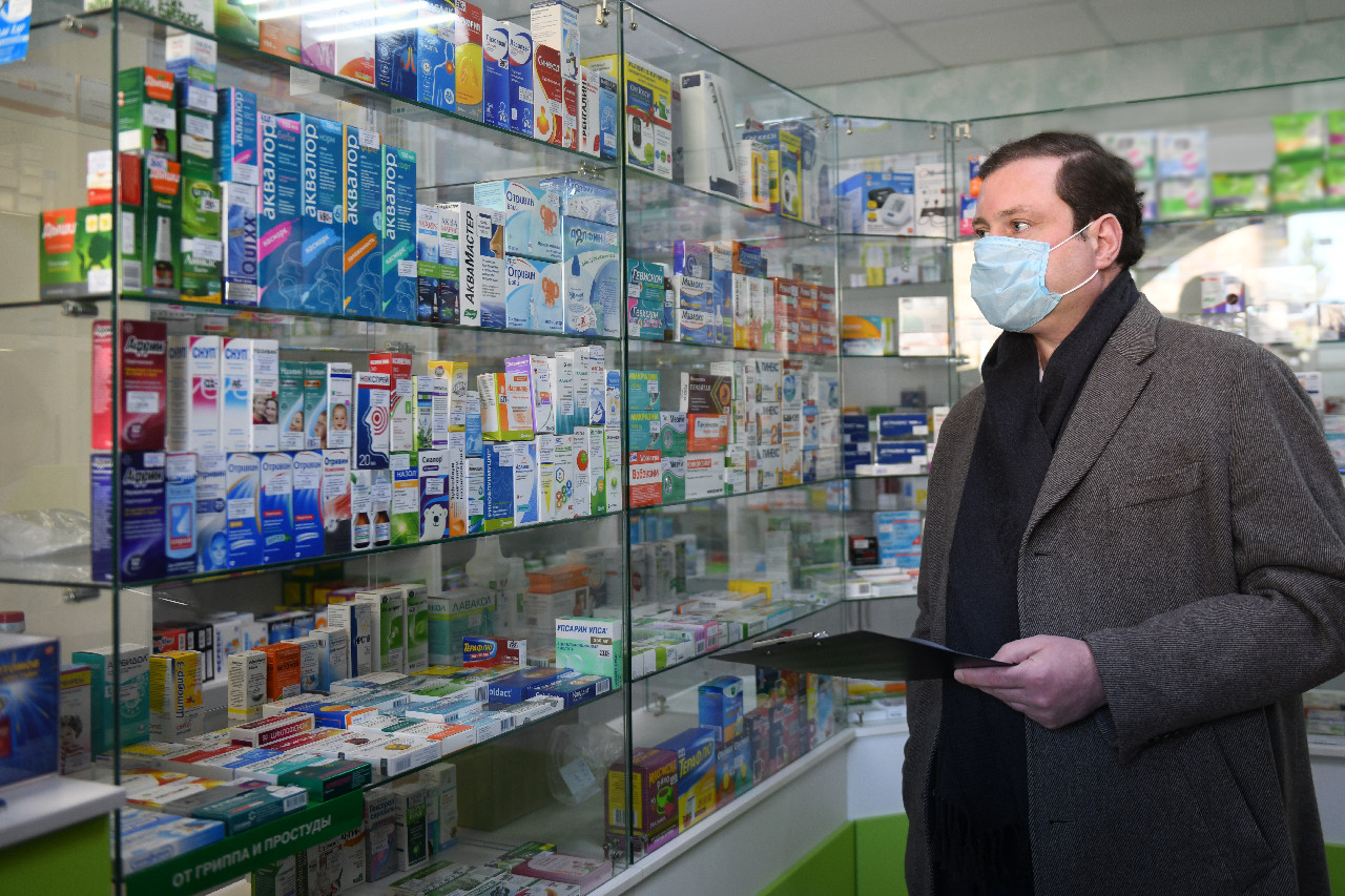 Губернатор лично проверил наличие в аптеках жизненно необходимых и важнейших лекарственных препаратов 