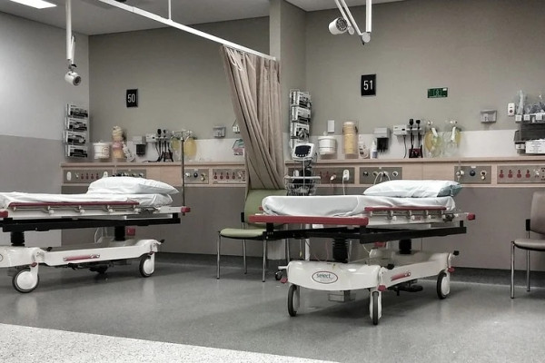 В Смоленской области увеличивается количество коек в инфекционном госпитале