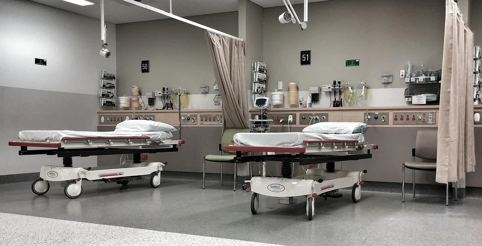 В Смоленской области увеличивается количество коек в инфекционном госпитале