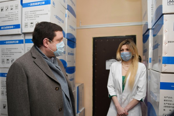 В Смоленск поступила первая партия средств индивидуальной защиты для медперсонала